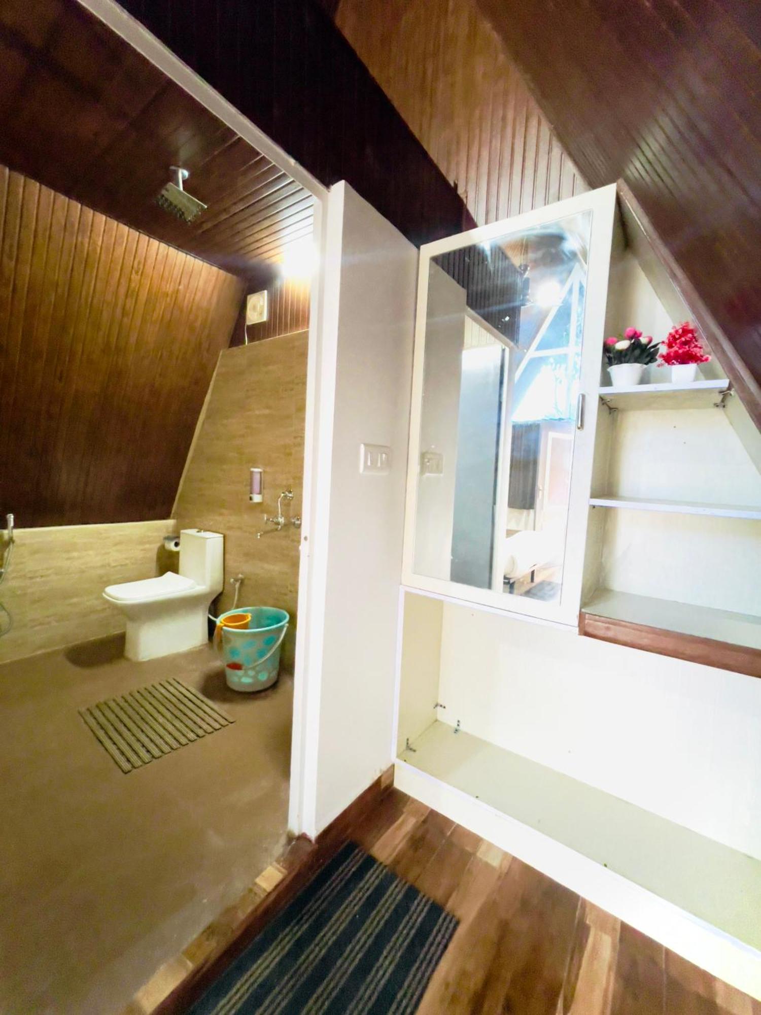 Urban Villa 古瓦哈提 外观 照片