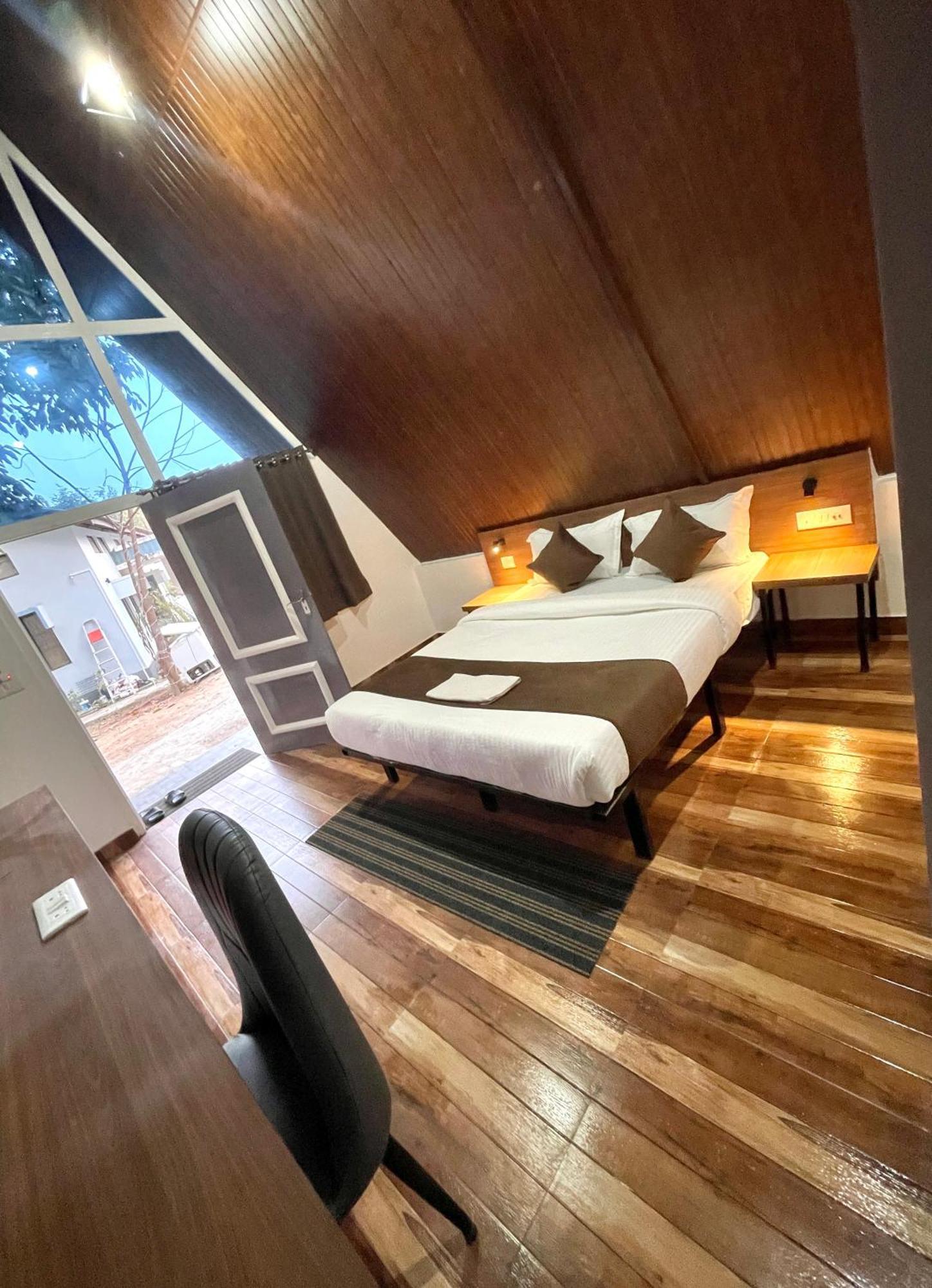 Urban Villa 古瓦哈提 外观 照片